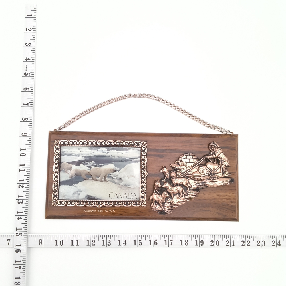 VTG 70s Canada Souvenir Plaque Frobisher Bay NWT Inuit Dog Sled Art - Picture 4 of 6